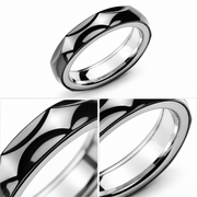 Facet / Graphic Ring — detail view