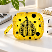 Earbud Case / 101 — everyday setting